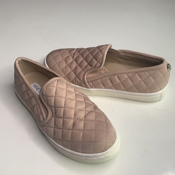 Steve Madden Quilted Slip On Sneaker Casual Rose Blush neutral 6 - Picture 10 of 12